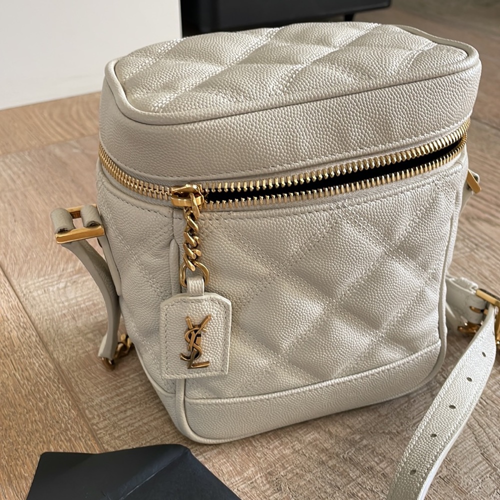 Saint Laurent
'80s Carré-quilted Vanity Bag